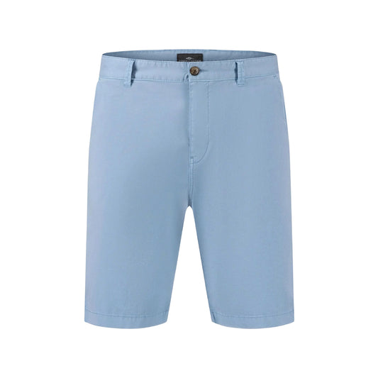 Casual-Fit shorts with a light stretch content