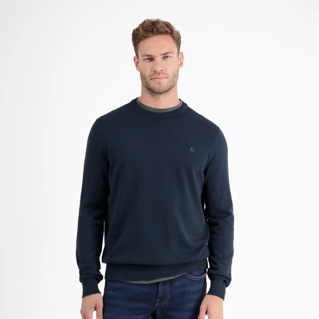 Crewneck knitted sweater