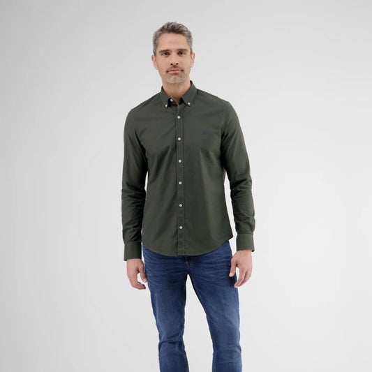 Men’s Oxford shirt with stretch content and button-down collar available at Kayagan Lebanon