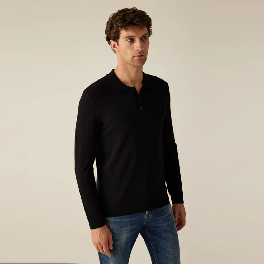 Campione Men's sweater in black