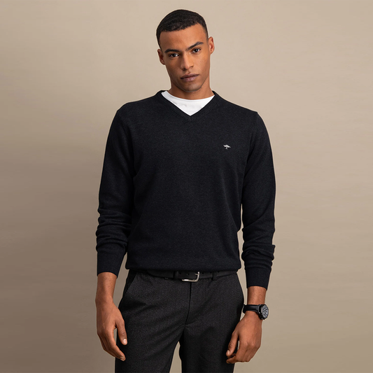 Man wearing a charcoal Fynch Hatton v-neck cotton sweater, front view studio photo, available at Kayagan