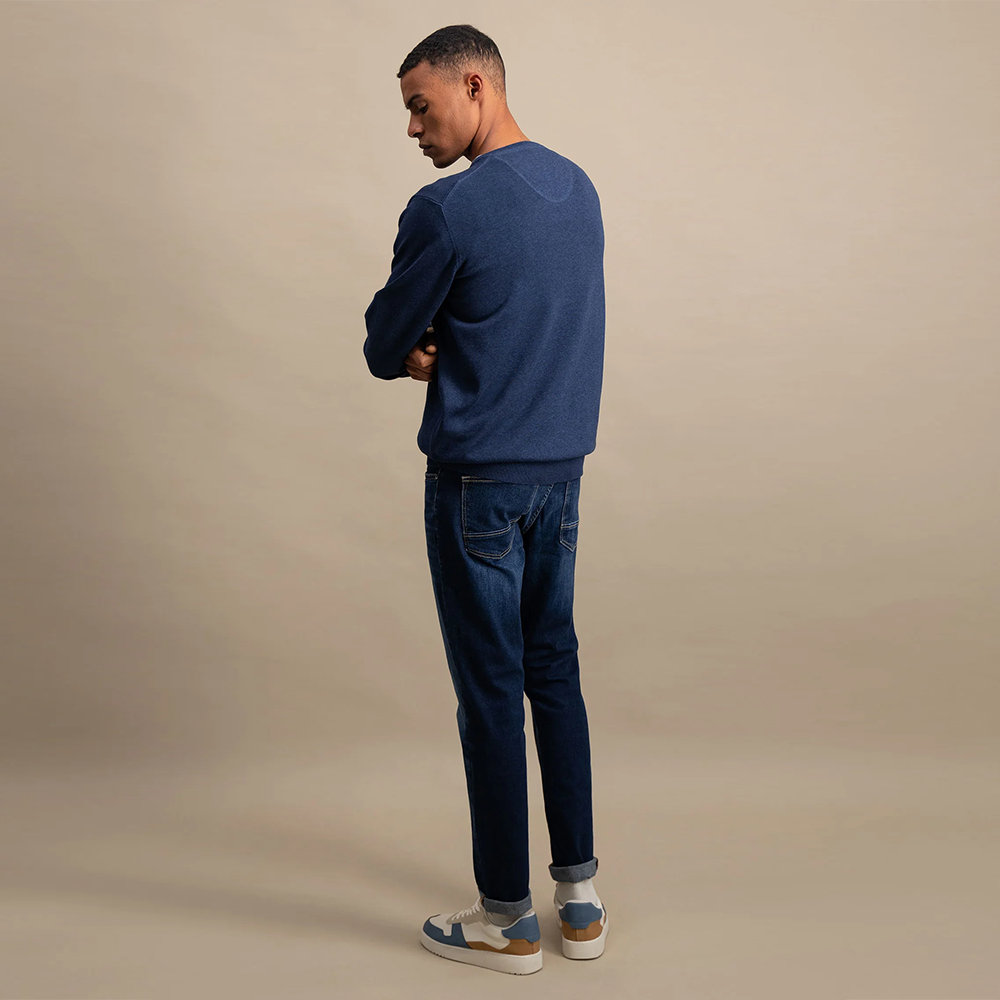 Fynch Hatton Navy blue V-neck sweater available at Kayagan