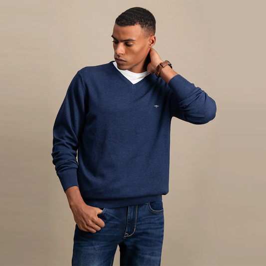 Fynch Hatton Navy blue V-neck sweater available at Kayagan