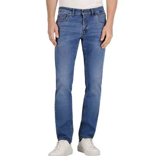 Gardeur Bennet men's straight fit light blue jeans in premium stretch denim with a classic five-pocket design.