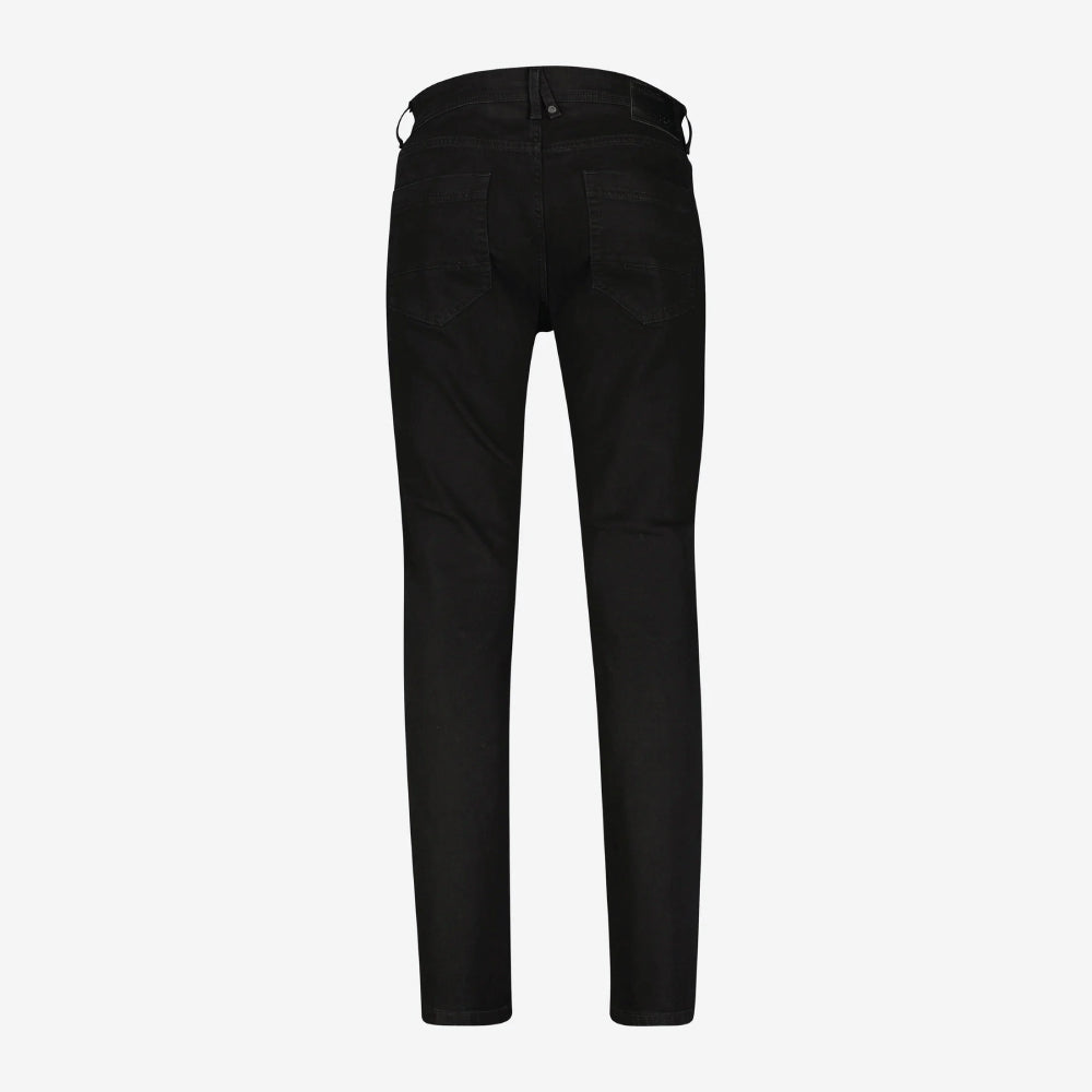 Lerros CONLIN black stretch denim jeans, slim fit 5-pocket style, front view studio photo