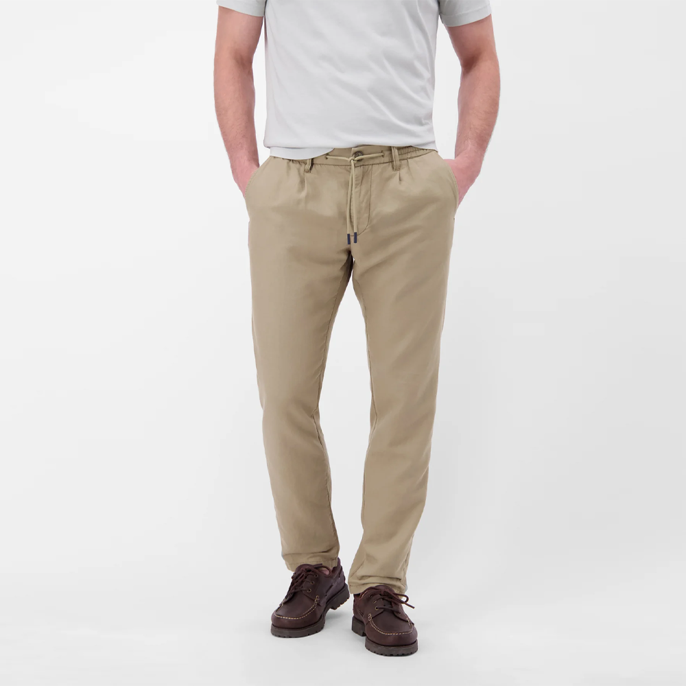 Man wearing beige Lerros lightweight chinos with drawstring waist and pleated front, front view studio photo, available at Kayagan