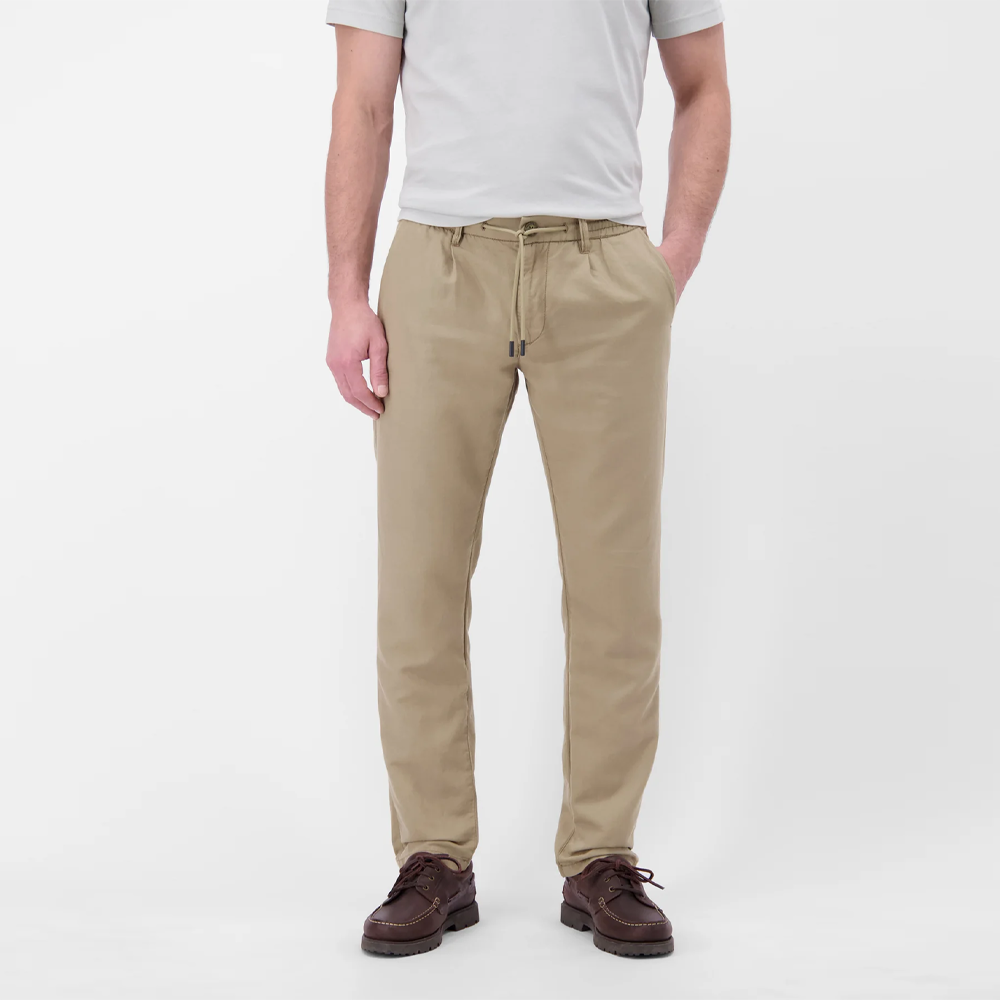 Man wearing beige Lerros lightweight chinos with drawstring waist and pleated front, front view studio photo, available at Kayagan