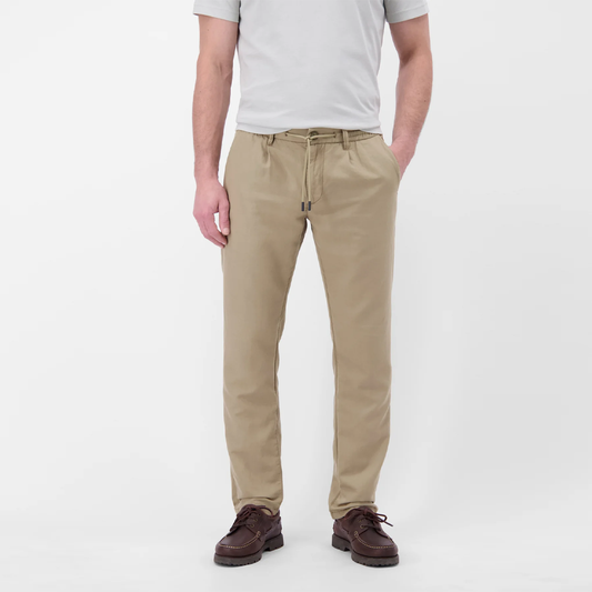 Man wearing beige Lerros lightweight chinos with drawstring waist and pleated front, front view studio photo, available at Kayagan