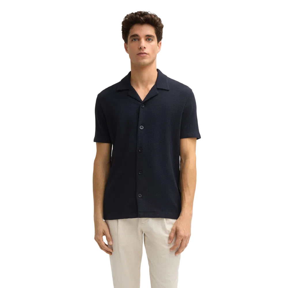 Man wearing Strellson Filip Jersey Shirt in black with camp collar and button front, Kayagan