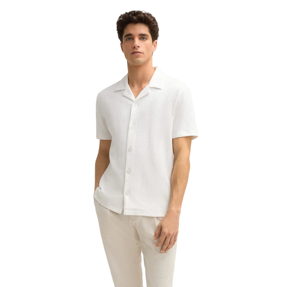 Man wearing Strellson Filip Jersey Shirt in white with camp collar and button front, Kayagan