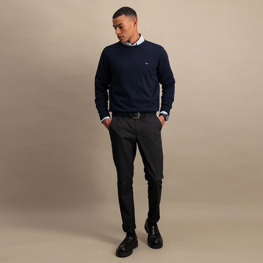 Man wearing a navy Fynch Hatton fine knit sweater with round neck, front view studio photo, available at Kayagan