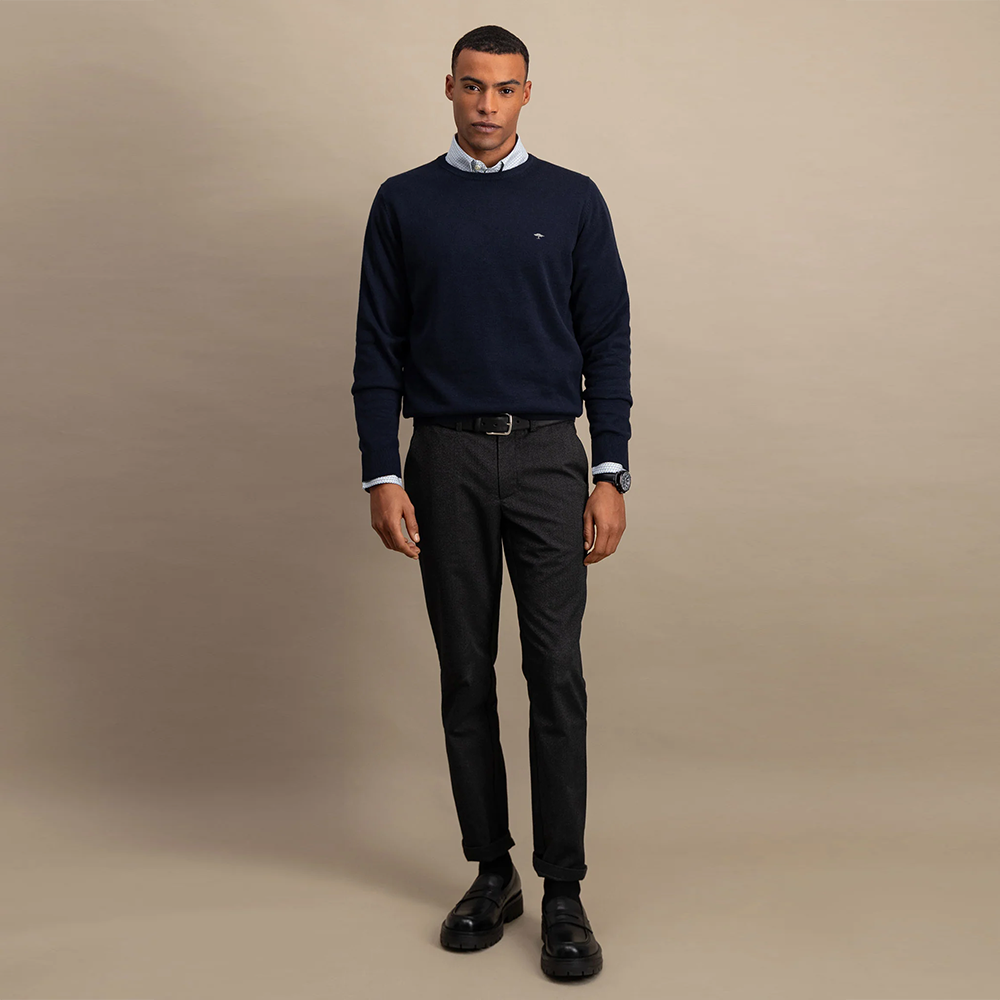 Man wearing a navy Fynch Hatton fine knit sweater with round neck, front view studio photo, available at Kayagan