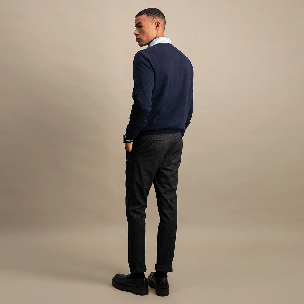 Man wearing a navy Fynch Hatton fine knit sweater with round neck, front view studio photo, available at Kayagan