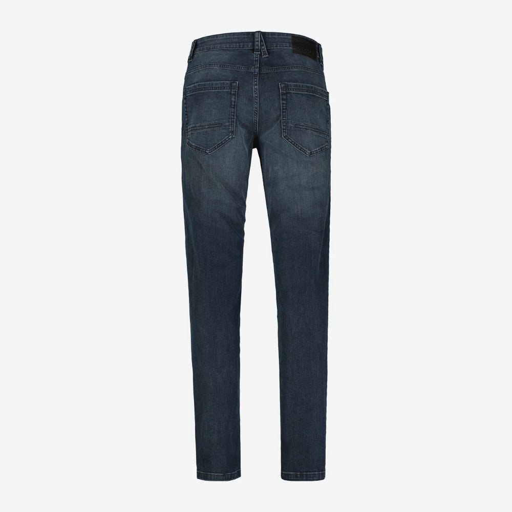 Man wearing Lerros Conlin dark blue comfort stretch denim jeans, slim fit, front view studio photo, available at Kayagan