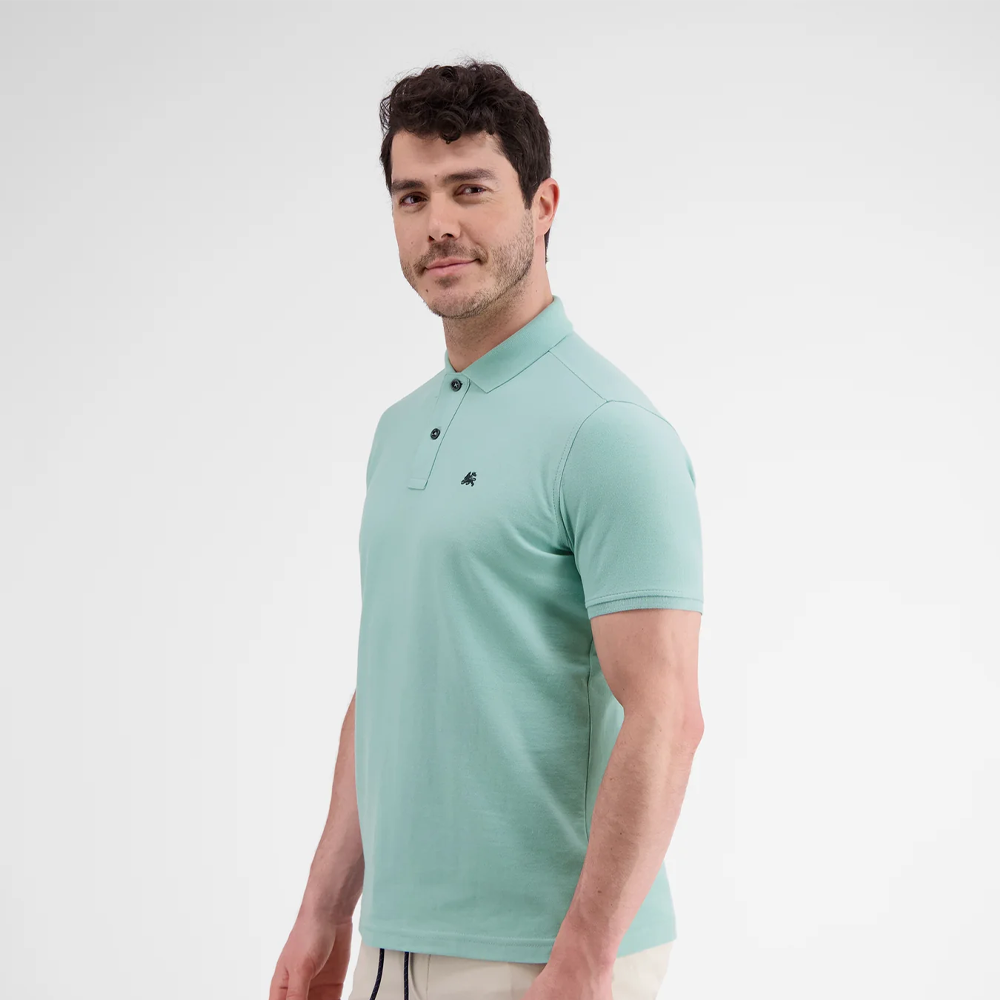 Man wearing a mint Lerros classic polo shirt in Cool and Dry piqué fabric, front view studio photo