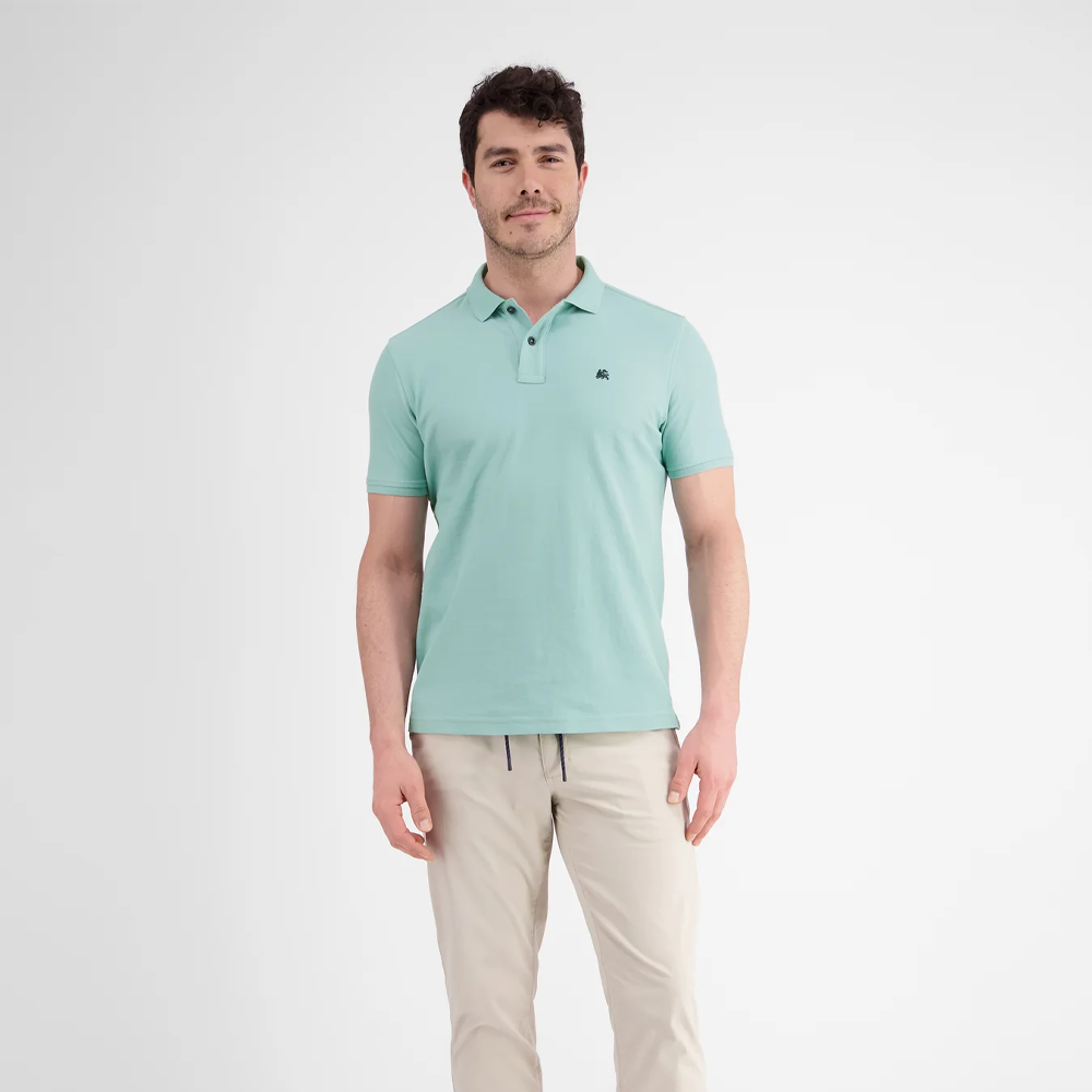 Man wearing a mint Lerros classic polo shirt in Cool and Dry piqué fabric, front view studio photo