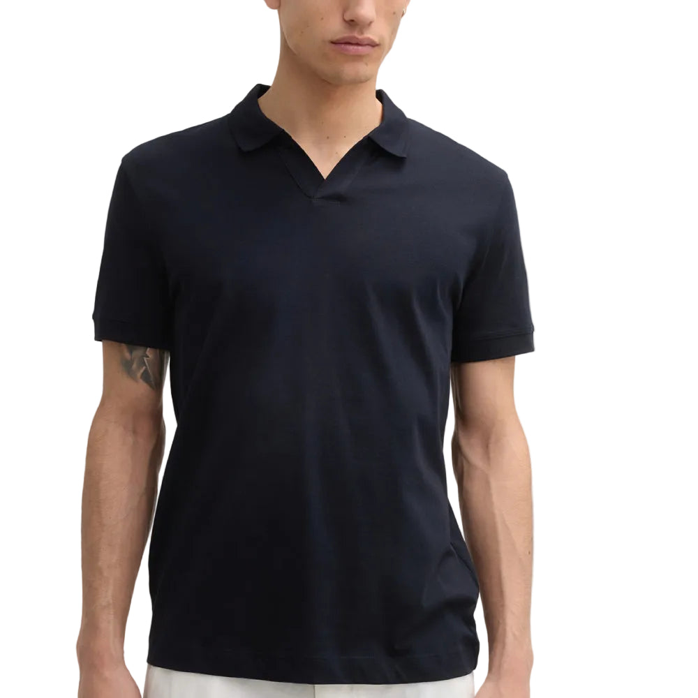 Man wearing Strellson Clark Polo Shirt in navy with buttonless johnny collar, Kayagan 